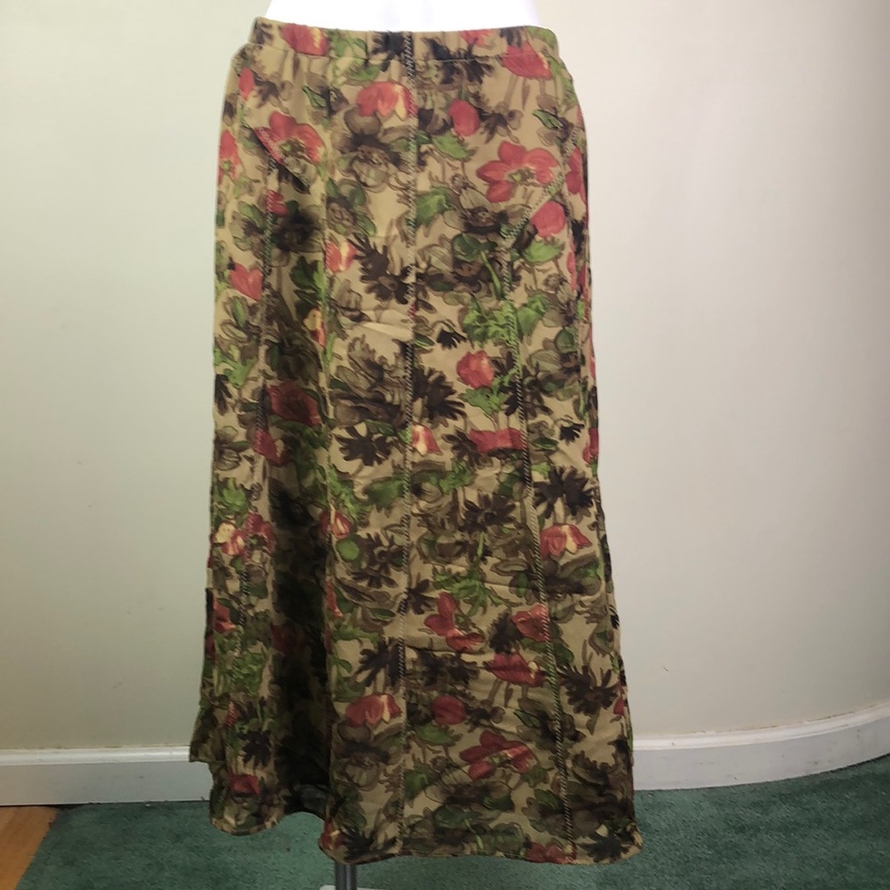 Requirements Camelback Skirt